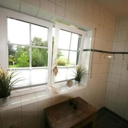 Traumferienhaus Mit Ostseeblick Mit Sehr Grossem Wohnbereich In Idyllischer Lage In -rugen-