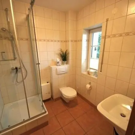 Traumferienhaus Mit Ostseeblick Mit Sehr Grossem Wohnbereich In Idyllischer Lage In -rugen- *